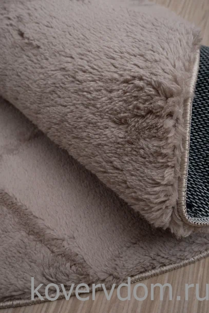 Ковер из искусственного меха Chic 1000A BROWN_3000 круг Ковер из искусственного меха Chic 1000A BROWN_3000 круг